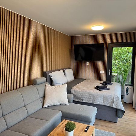 Airport Luxury Apartment & Spa Praga Zewnętrze zdjęcie
