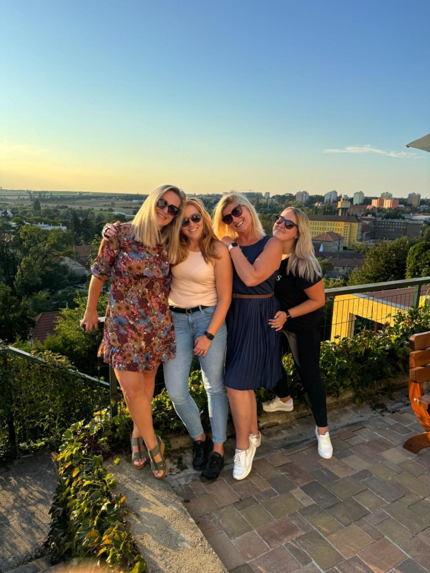 Airport Luxury Apartment & Spa Praga Zewnętrze zdjęcie