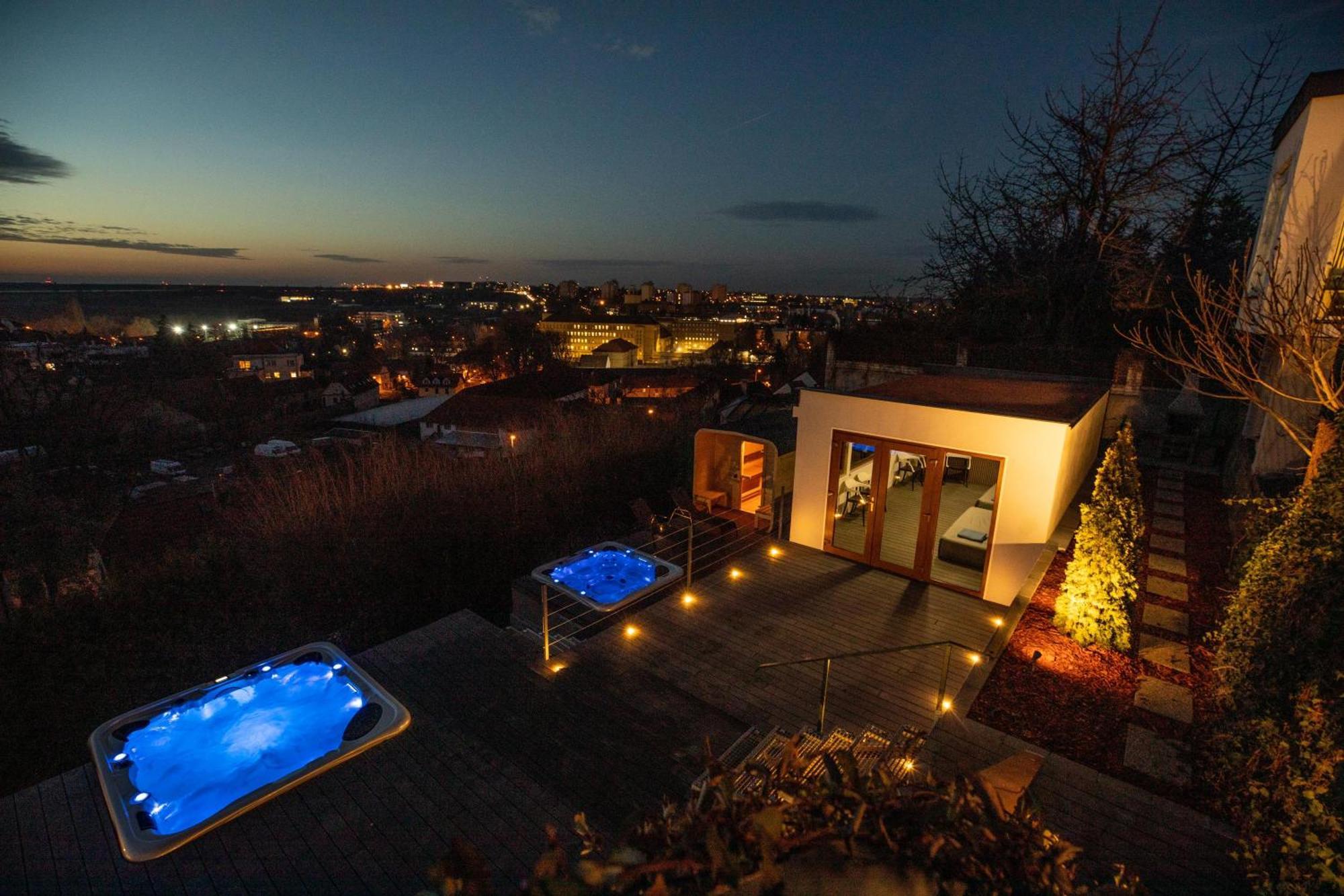 Airport Luxury Apartment & Spa Praga Zewnętrze zdjęcie