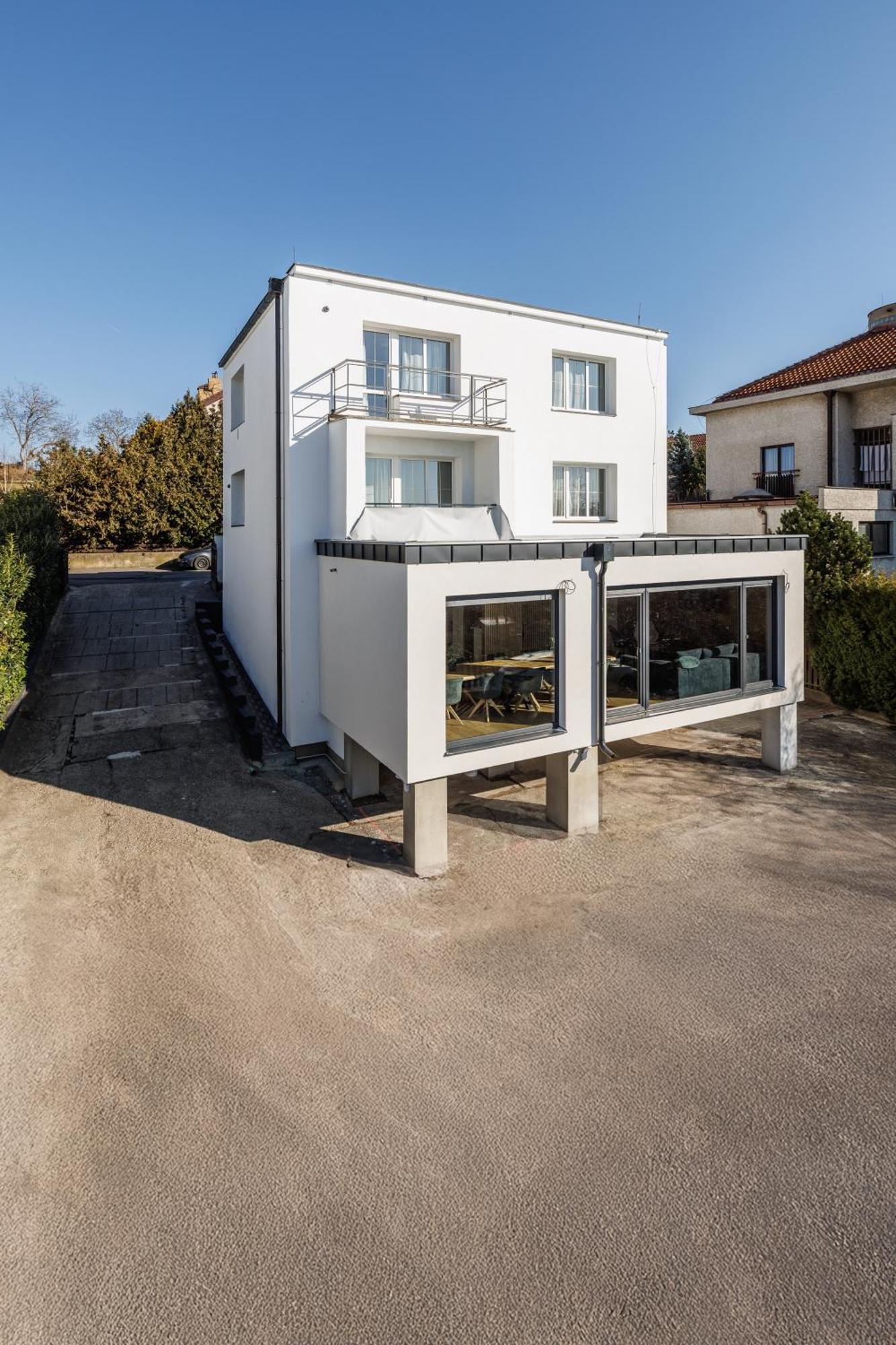 Airport Luxury Apartment & Spa Praga Zewnętrze zdjęcie