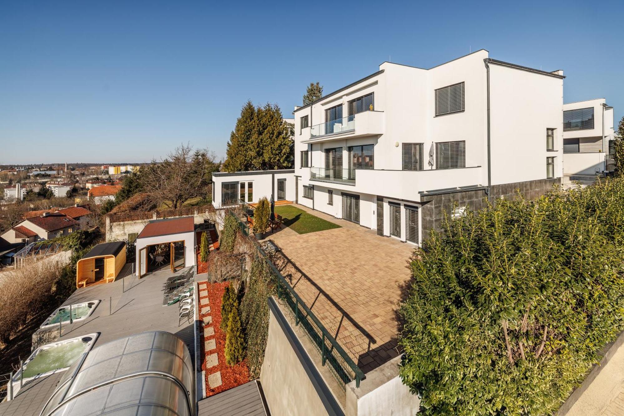 Airport Luxury Apartment & Spa Praga Zewnętrze zdjęcie